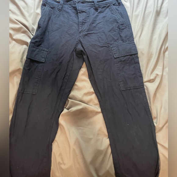 Old navy cargos - Picture 1 of 3